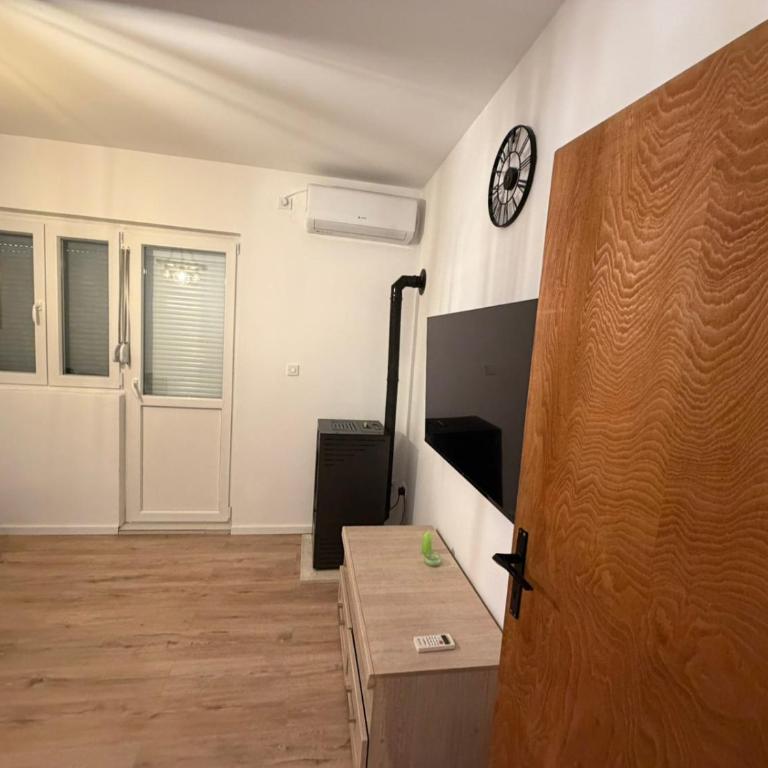Peak & Pine Kolašin - Kuća sa 2 Spavaće Sobe - 14