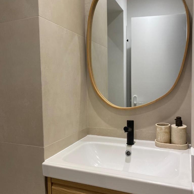 Charming, quiet 2-room apartment with balcony - Appartement 1 Chambre - 8