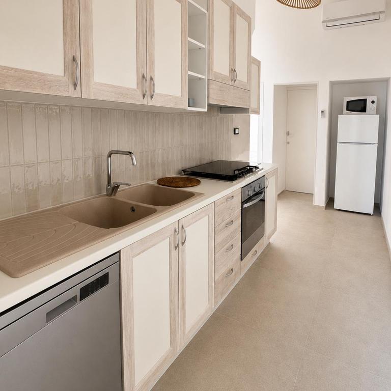 Dimora Bianca - Una finestra sul mare - Appartamento con 2 Camere da Letto e Vista Mare - 7