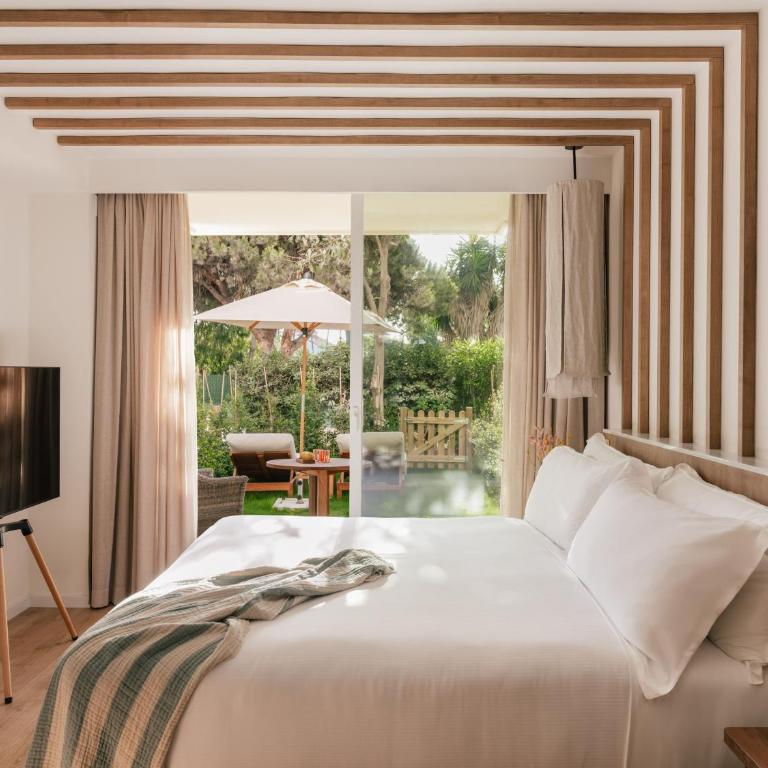 ME by Meliá Marbella - Extra ME + Junior Suite with Private Garden - 4