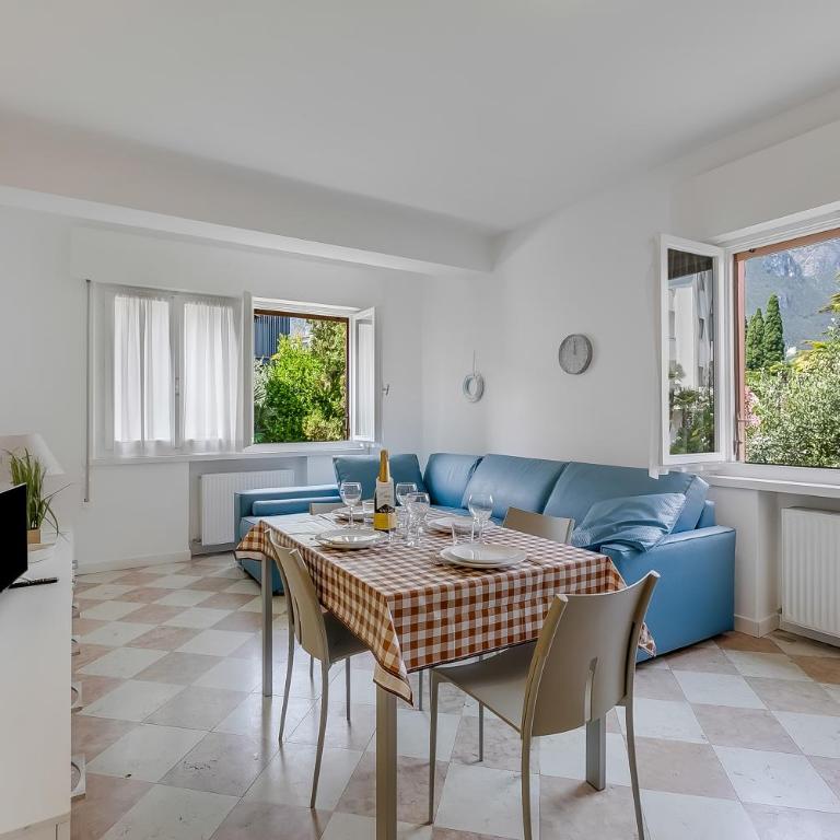 Blu Gem Modern 1BR Apt. in Riva del Garda (Sleeps 4) - Happy Rentals - Appartamento con Vista Montagna - 3