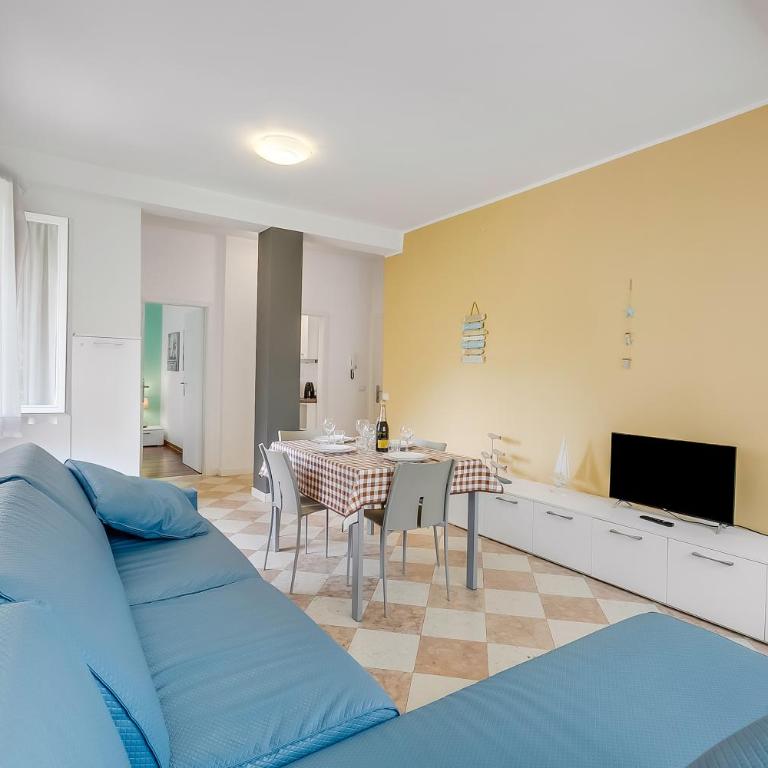 Blu Gem Modern 1BR Apt. in Riva del Garda (Sleeps 4) - Happy Rentals - Appartamento con Vista Montagna - 10
