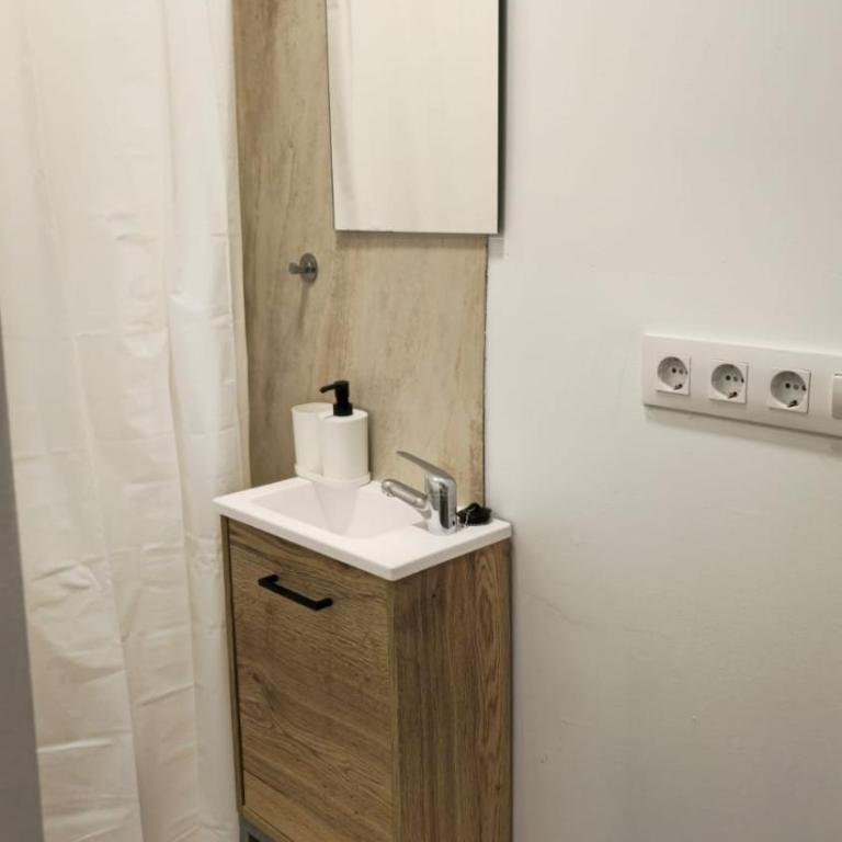 JABUTI Autocaravana con porche y aparcamiento - Double Room with Private Bathroom - 30