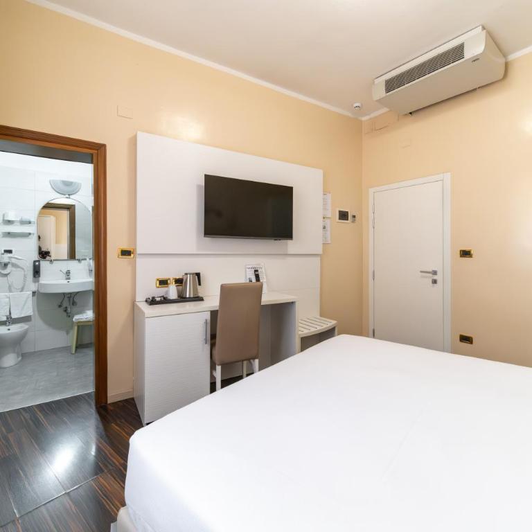 Hotel University - Camera Matrimoniale - 3