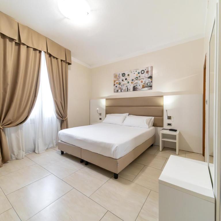 Hotel University - Camera Matrimoniale - 4