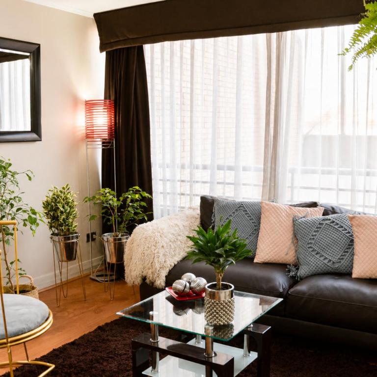 201 Providencia Estacionamiento - One-Bedroom Apartment - 7