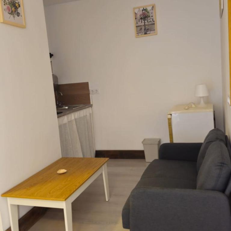 JABUTI Autocaravana con porche y aparcamiento - Double Room with Private Bathroom - 1
