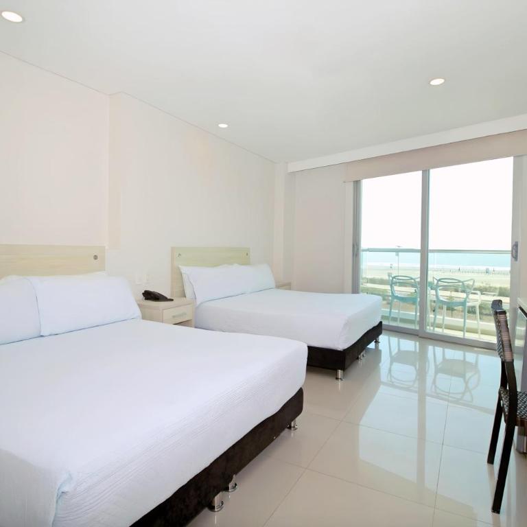 Hotel Summer Frente Al Mar - Family Room with Balcony - 1