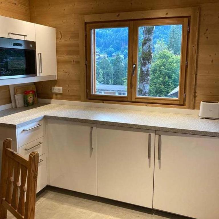 Cozy Chalet with Private Parking Sleeps 7 - Appartement - 2