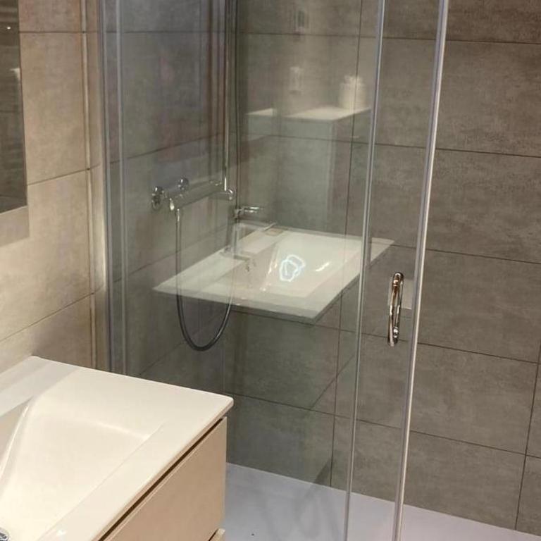 Cozy Chalet with Private Parking Sleeps 7 - Appartement - 10