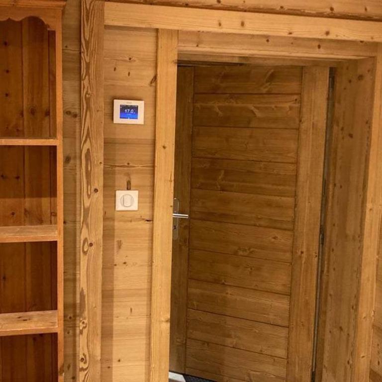 Cozy Chalet with Private Parking Sleeps 7 - Appartement - 12