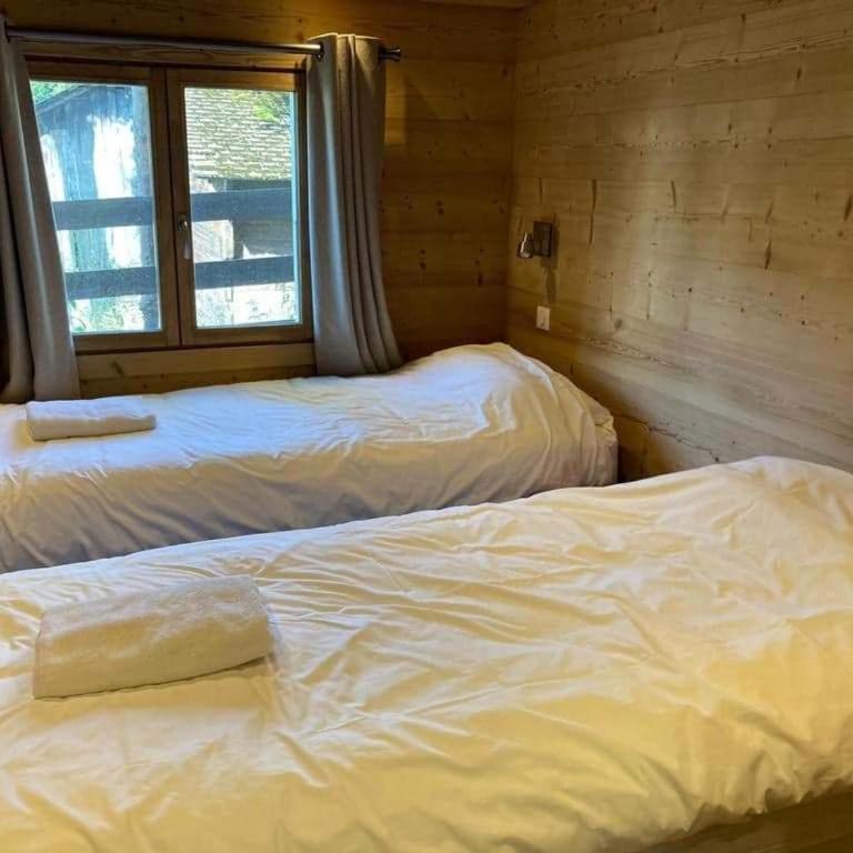 Cozy Chalet with Private Parking Sleeps 7 - Appartement - 13