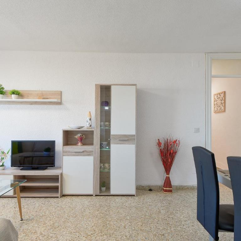 LUMINOSO APARTAMENTO/ 5 MINUTOS DE LA PLAYA - Apartment mit 3 Schlafzimmern - 5