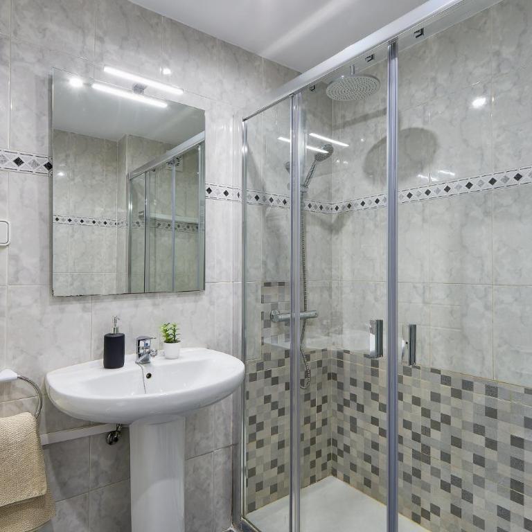 LUMINOSO APARTAMENTO/ 5 MINUTOS DE LA PLAYA - Apartment mit 3 Schlafzimmern - 9