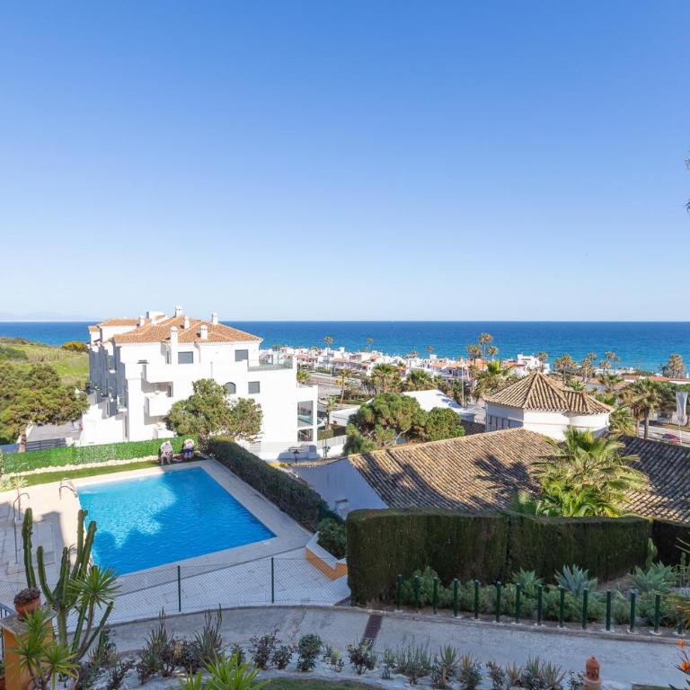Amplio y cerca del mar Disponible Parking - Three-Bedroom Apartment with Balcony - 3