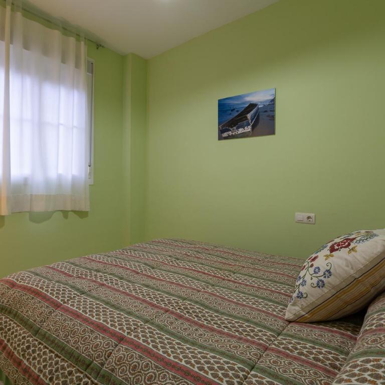 Amplio y cerca del mar Disponible Parking - Three-Bedroom Apartment with Balcony - 15