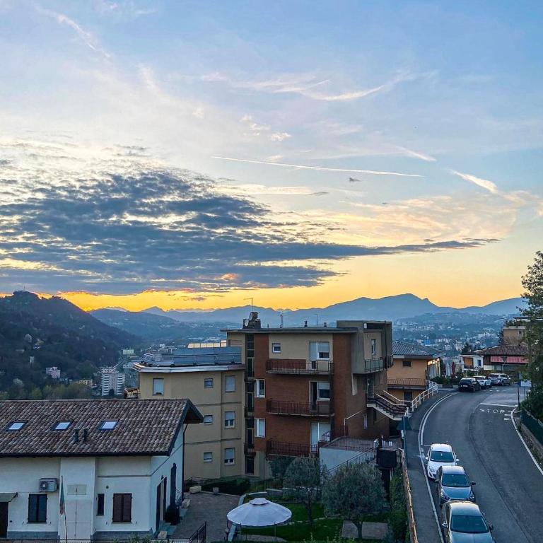 Como Lake, Cozy 4 people Flat Private Garage - Appartamento con 2 Camere da Letto - 3