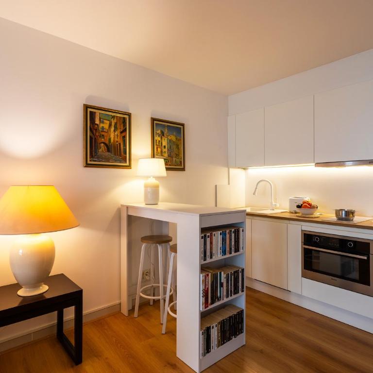 NICE CARRE D'OR AP4403 By Riviera Holiday Homes - Studio Apartment - 11