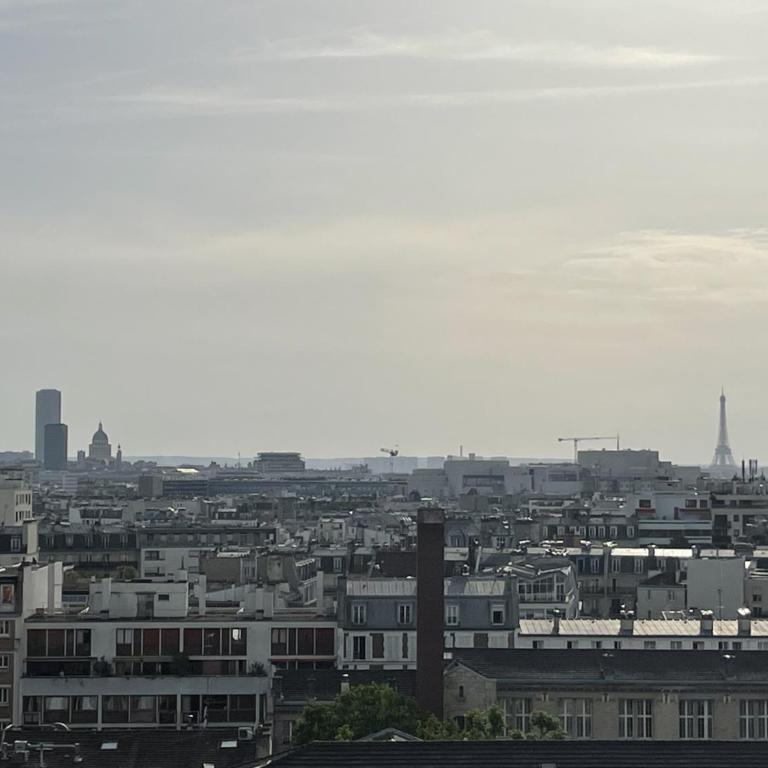 Superbe 2 pièces vue panoramique sur Paris au pied du metro - Appartement 2 Chambres - 3