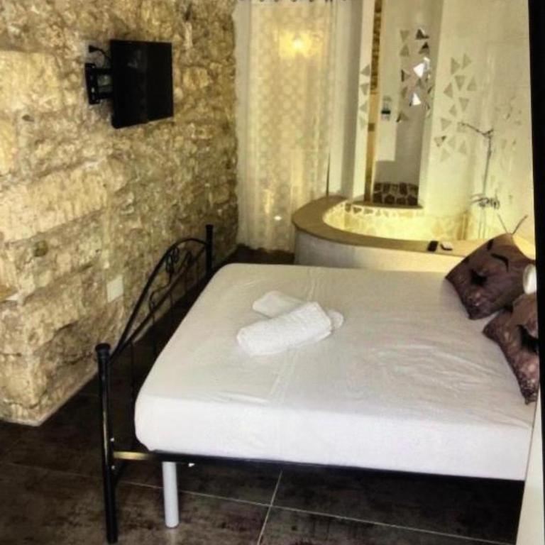 CAROL SUITE - PIETRA MADRE PORTO TURISTICo - Appartamento con 1 Camera da Letto - 2