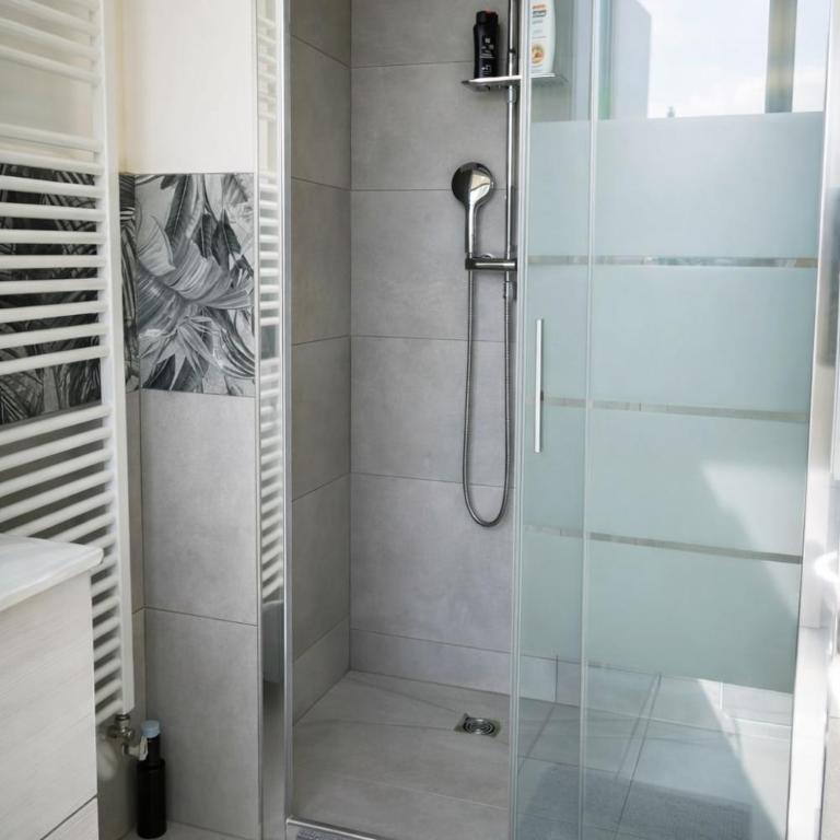 Monolocale Centrale Rimini Mare - Appartamento con 1 Camera da Letto - 2
