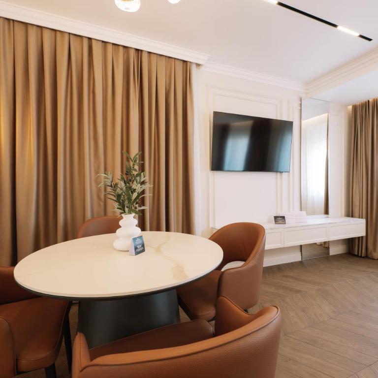 Hotel Dolcinium - Appartement 1 Chambre avec Vue sur la Mer et Terrasse - 14