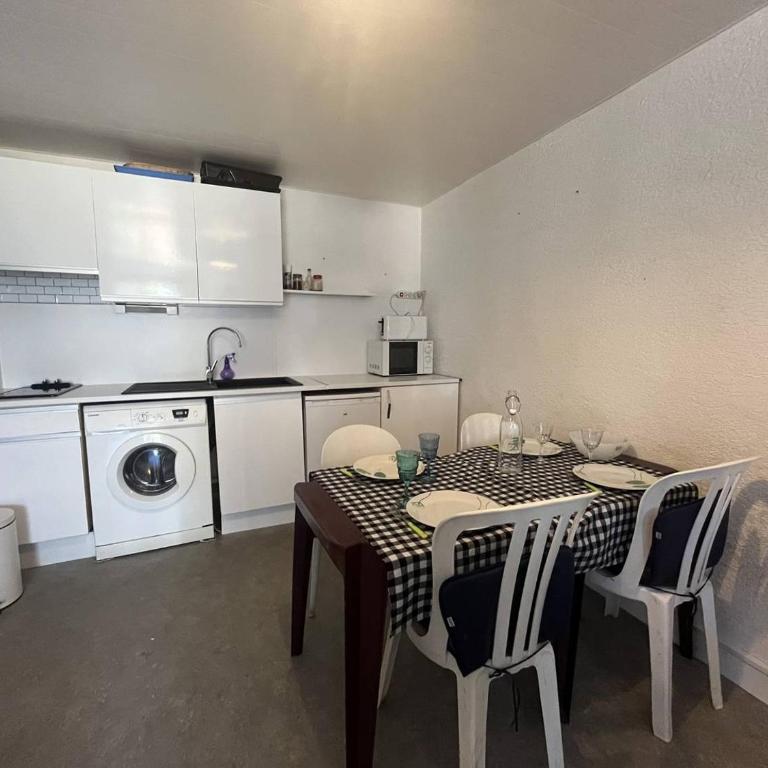 Studio cabine 4 personnes – Accès direct à la plage 4FM7 - Apartamento - 8