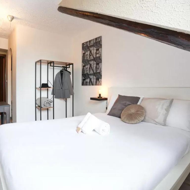 Loft Porta Nuova - One-Bedroom Apartment - 14