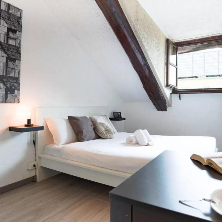 Loft Porta Nuova - One-Bedroom Apartment - 1