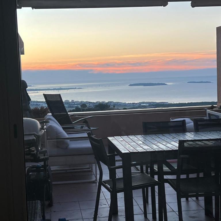 Beautiful quiet 2-bedroom apartment with panoramic sea view - Appartement 2 Chambres - 5