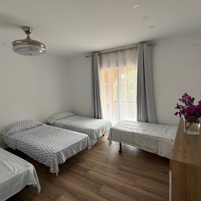 Cosy house with a private pool and garden - Chalet - 12