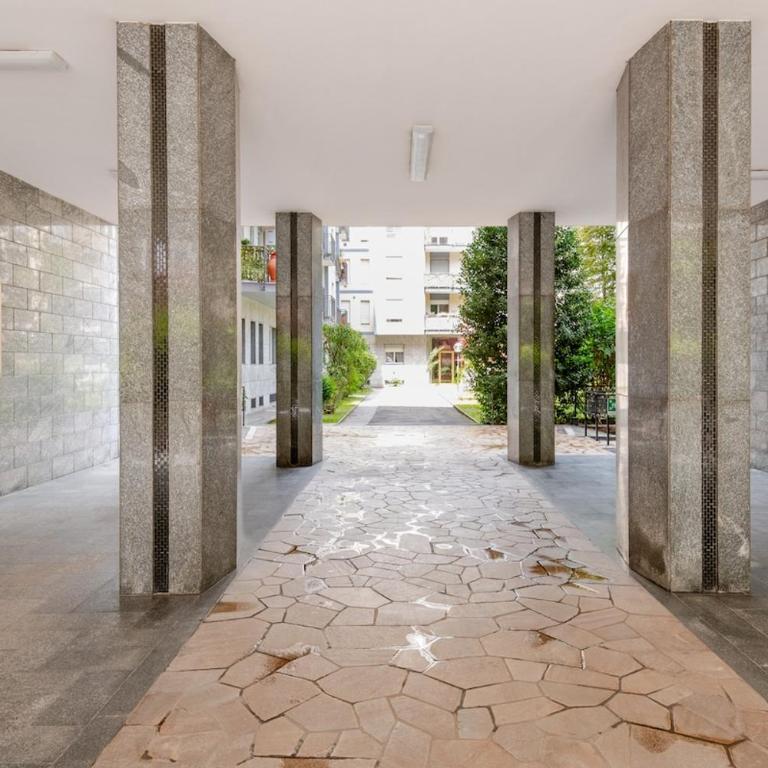 Quiet & Modern - Near Metro, 15 min to Duomo - One-Bedroom Apartment - 12
