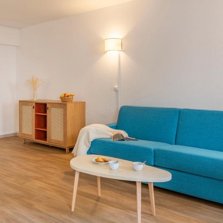 Résidence Pierre & Vacances Les Citronniers - Appartement 1 Chambre Supérieur avec Coin Couchage dans Alcôve, Climatisation et Balcon (6 Personnes) - 2