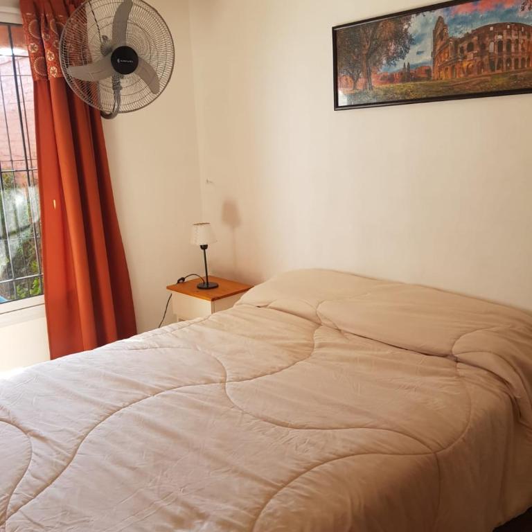 Casaquinta con Parrilla, Estacionamiento y Pileta - Casa con 1 dormitorio - 3