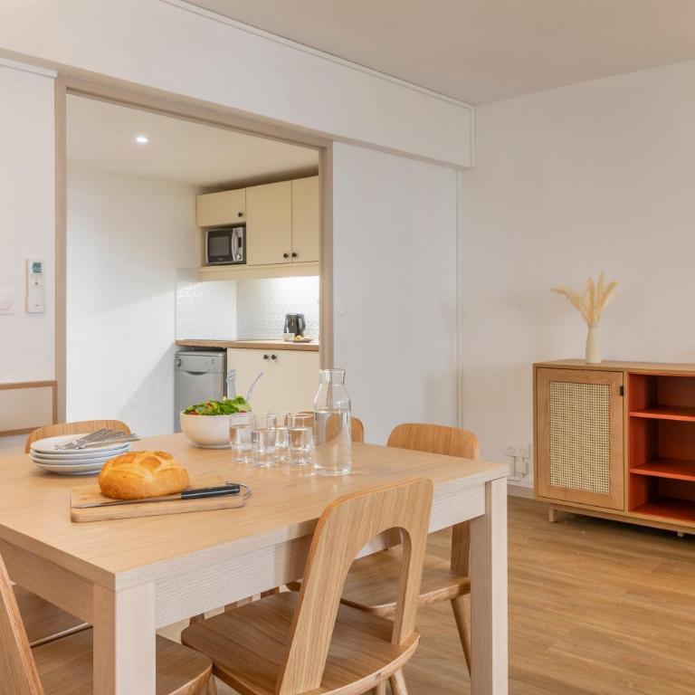 Résidence Pierre & Vacances Les Citronniers - Appartement 1 Chambre Supérieur avec Coin Couchage dans Alcôve, Climatisation et Balcon (6 Personnes) - 3