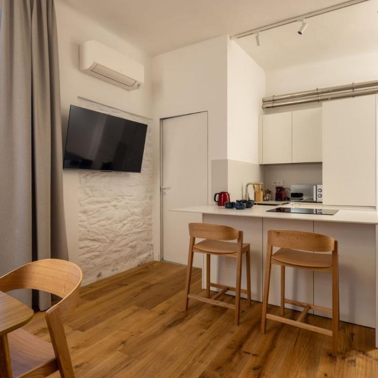Charming Suite along an historic Stairway between downtown and railway staion - Appartamento con 1 Camera da Letto - 2