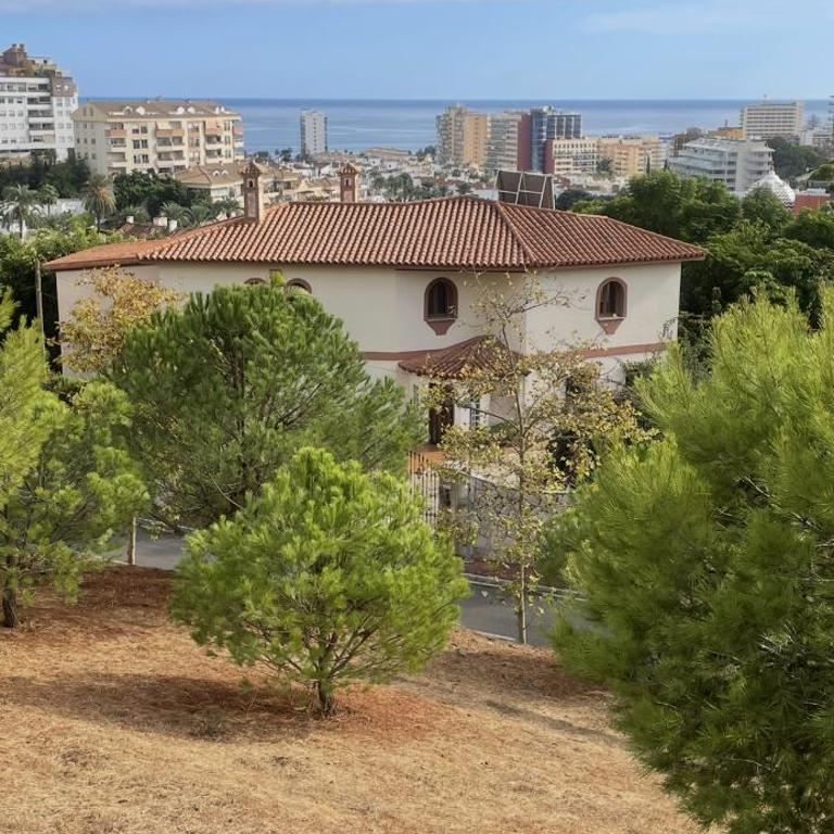 4 Bed villa with Pool and Cinema Room - Villa - 8