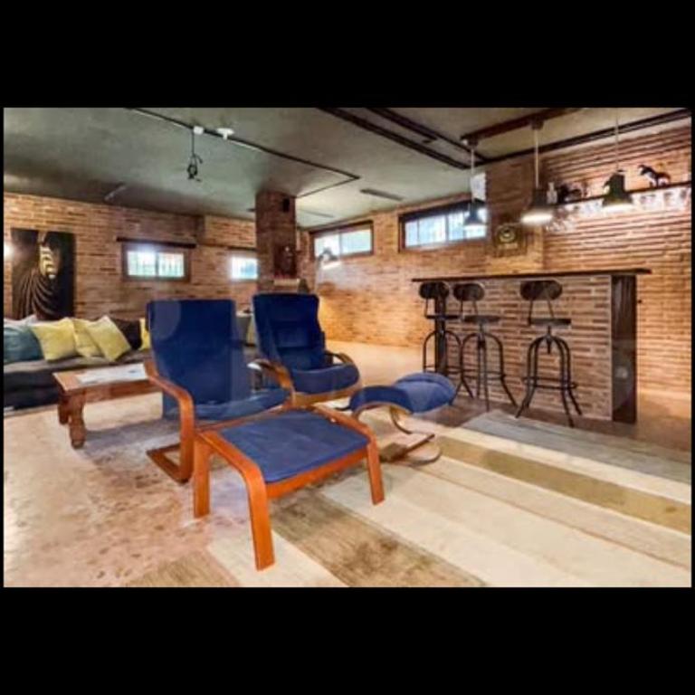 4 Bed villa with Pool and Cinema Room - Villa - 11