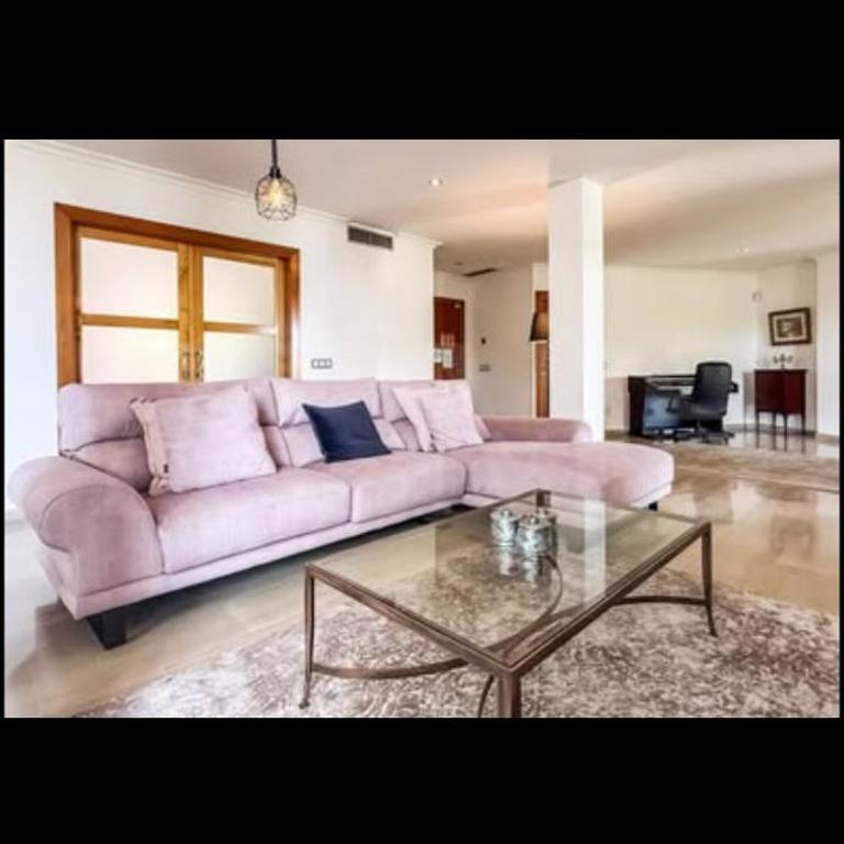4 Bed villa with Pool and Cinema Room - Villa - 17