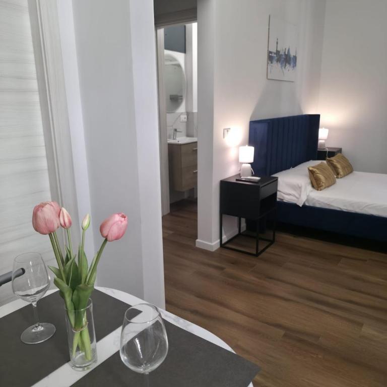 Aura Suites Florence - Studio with Balcony - 22
