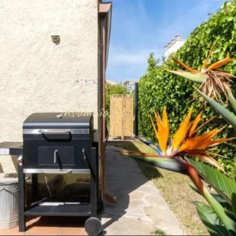 Oceanfront home Parking Wi-Fi AC Relaxation Barbecue Garden - One-Bedroom House - 21