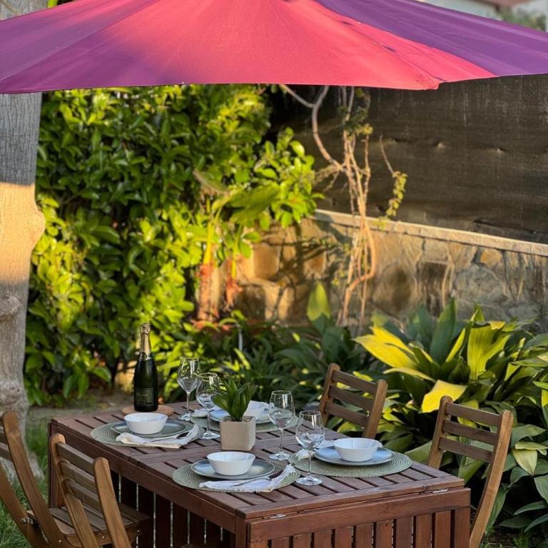 Oceanfront home Parking Wi-Fi AC Relaxation Barbecue Garden - One-Bedroom House - 24