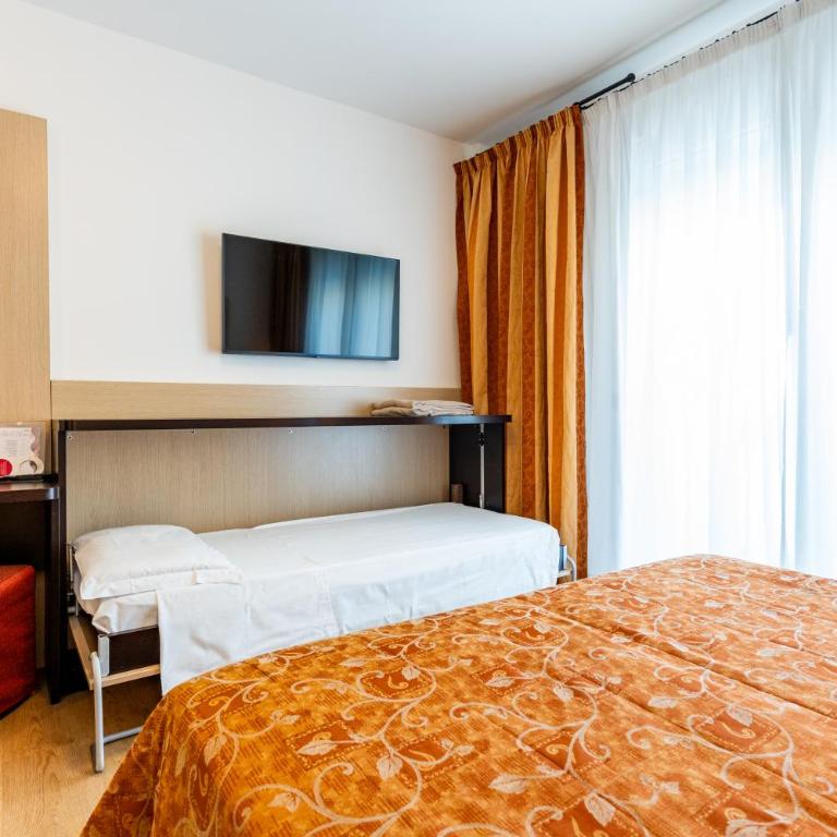 Hotel Olympus - Camera Familiare con 2 Letti Supplementari (2 Adulti + 2 Bambini) - 5