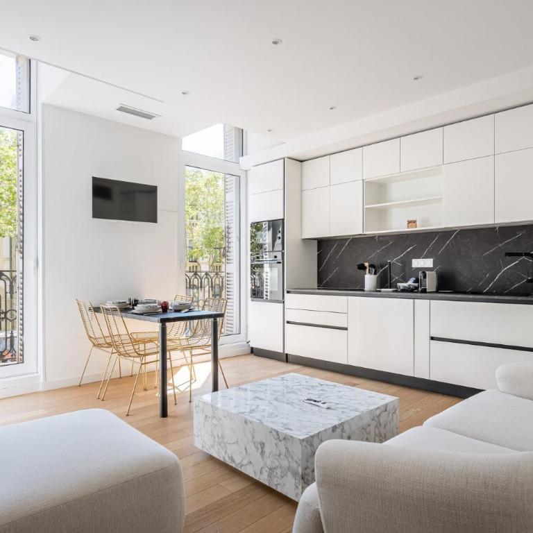 Spacieux appartement - Le Haussmann - Superior Apartment mit Stadtblick - 1