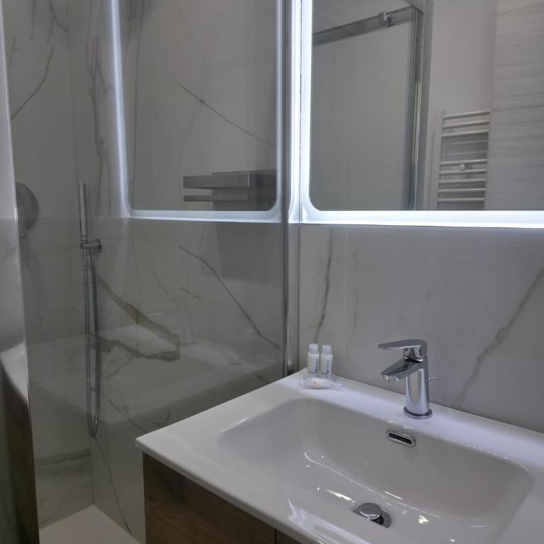 Aura Suites Florence - Double Room - 4