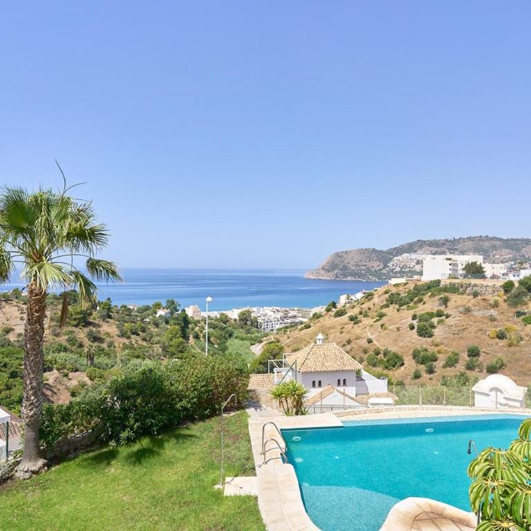 Sunny Sea View Condo with Private Patio, Shared Pool, Amazing Views, Full Kitchen - Two-Bedroom Apartment - 14