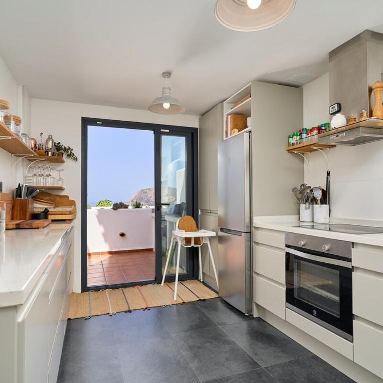 Sunny Sea View Condo with Private Patio, Shared Pool, Amazing Views, Full Kitchen - Two-Bedroom Apartment - 16