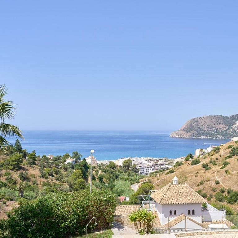Sunny Sea View Condo with Private Patio, Shared Pool, Amazing Views, Full Kitchen - Two-Bedroom Apartment - 39