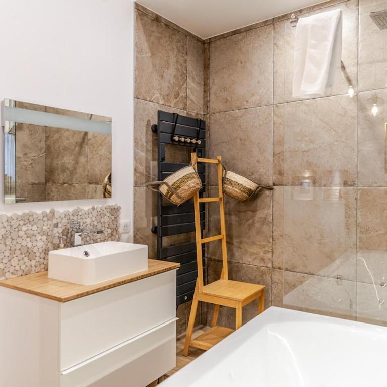 Studio spa charme alsacien Hypercentre cathédrale - Appartement 1 Chambre - 29