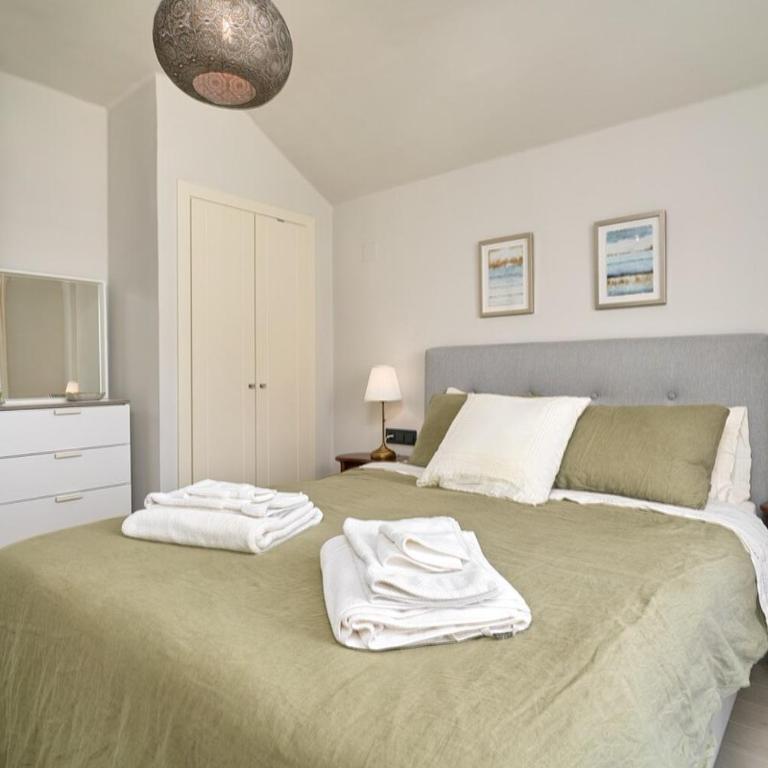 Sunny Sea View Condo with Private Patio, Shared Pool, Amazing Views, Full Kitchen - Two-Bedroom Apartment - 51